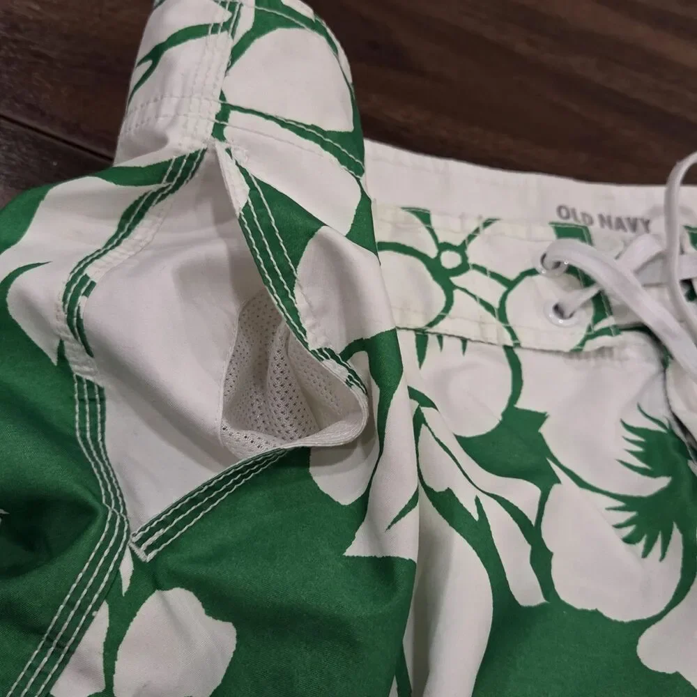 Old Navy Mens L Board Shorts Green White Floral Hawaiian Print Drawstring Swim